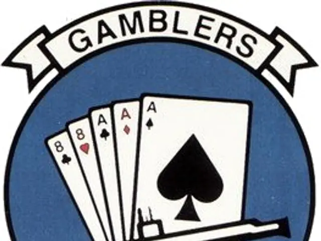 L'immagine mostra un logo blu e bianco con la scritta "Gamblers vs 28" e alcune carte da gioco e un...