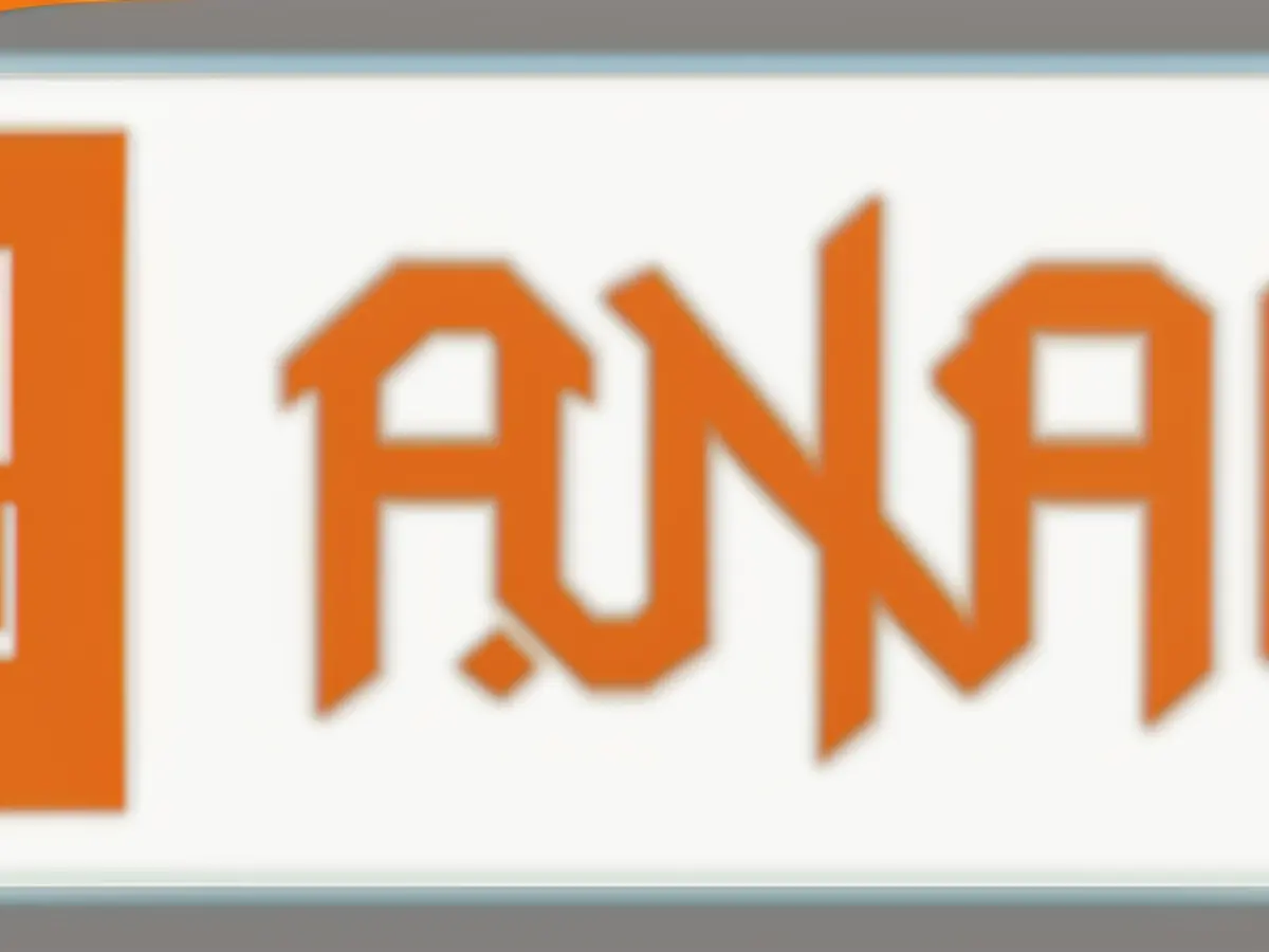 Un uomo con un fucile semiautomatico, fuori dal Campidoglio durante le proteste. Ottimizza guadagni poker attraverso modifiche preflop semplici. Scopri metodi per sfruttare avversari passivi e migliorare la maestria dello steal.