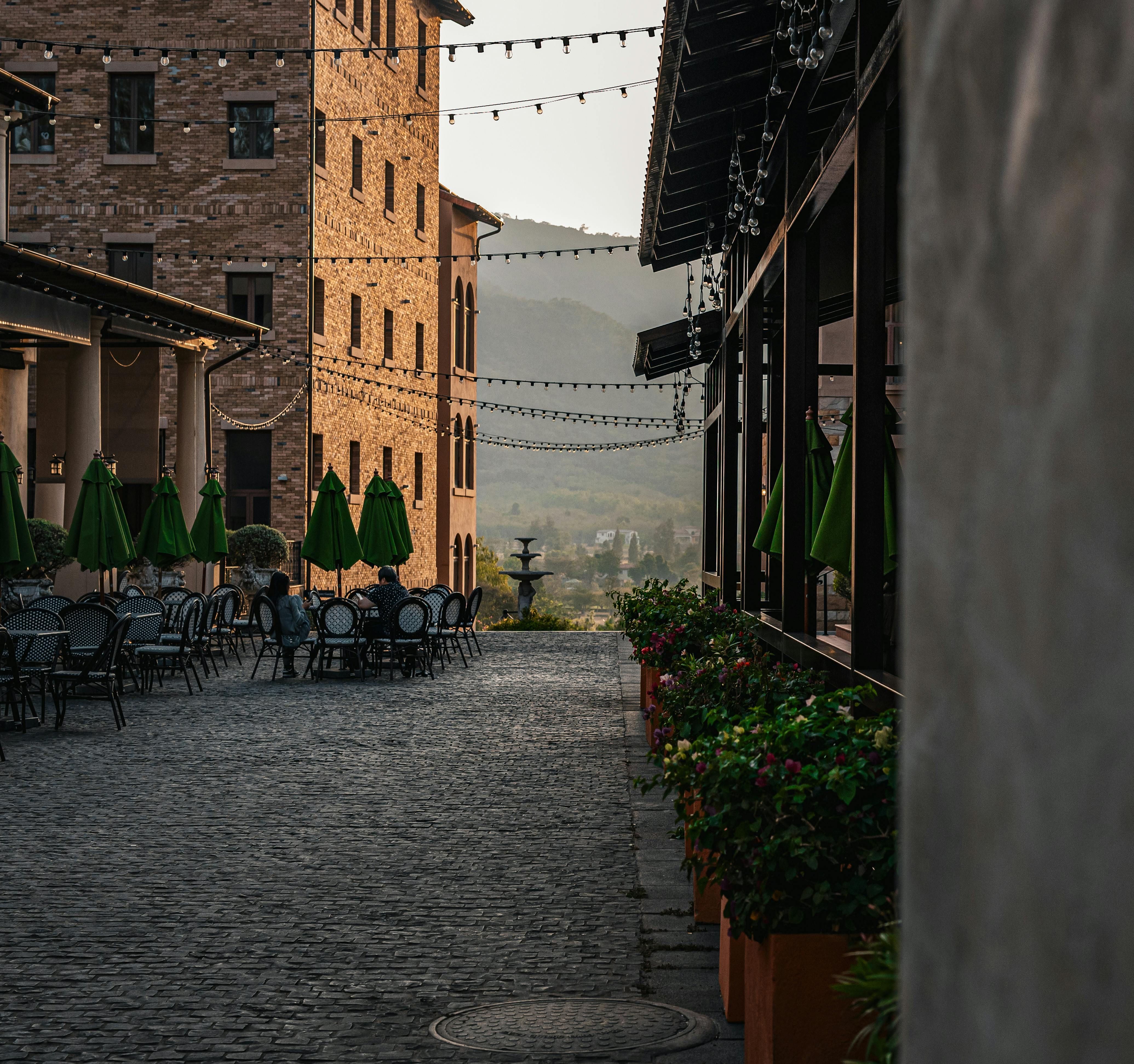 Un uomo esegue un'operazione clandestina, cattura una complessa immagine del documento segreto di accusa di un politico. F=ruv judgement Online Gaming Revenue Across 61 Nations for the Year 2024, According to Japanese Online Casino Guide's Estimates