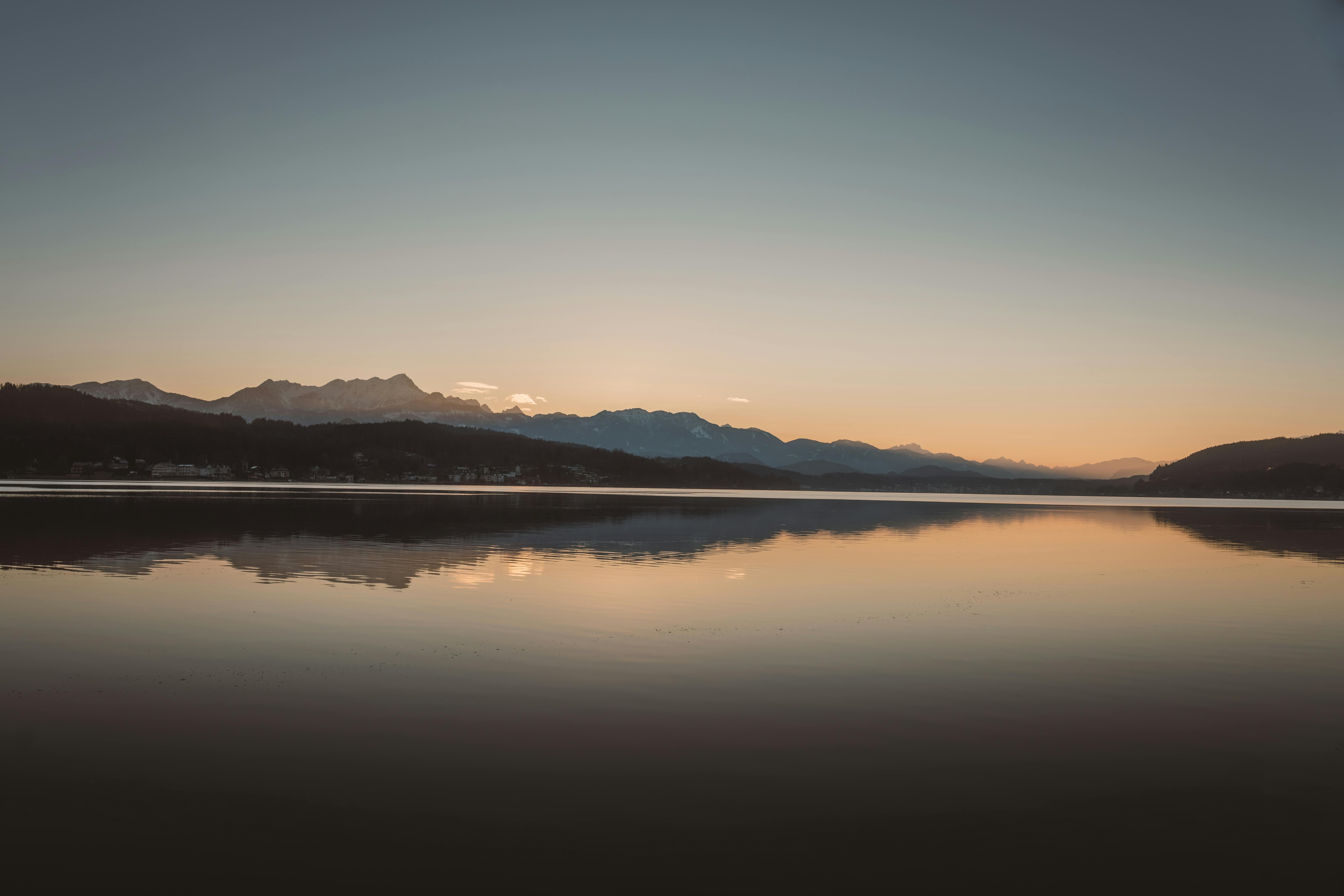 Strategia le azioni fondamentali per lanciare un casinò basato su internet nel 2024, coprendo le procedure di licenza, le scelte dei giochi e le tattiche di marketing.